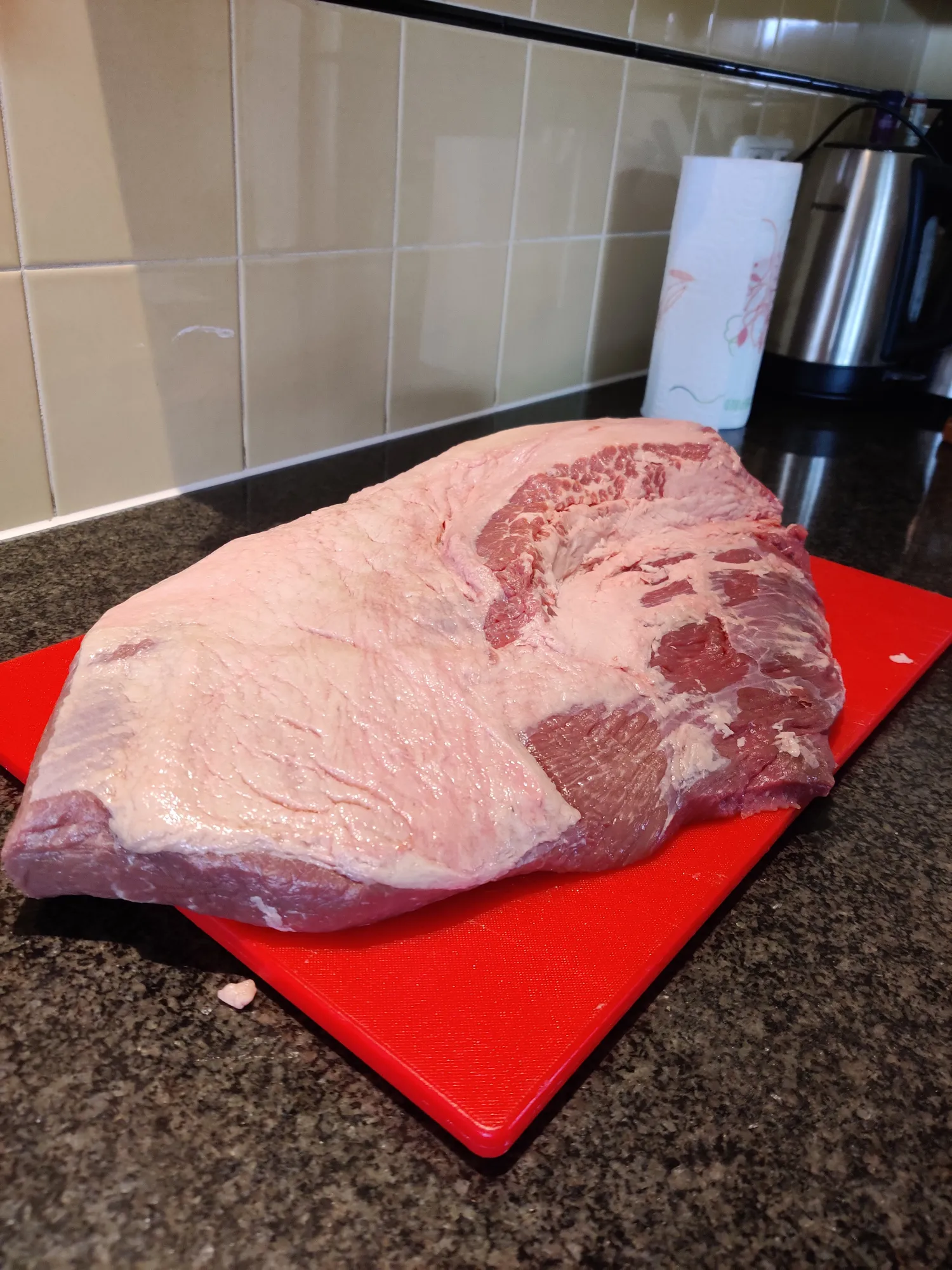 Brisket na het trimmen — nette vetlaag en gelijke vorm