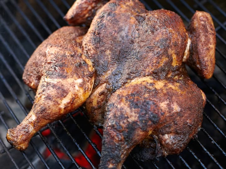 Spatchcock chicken op de BBQ