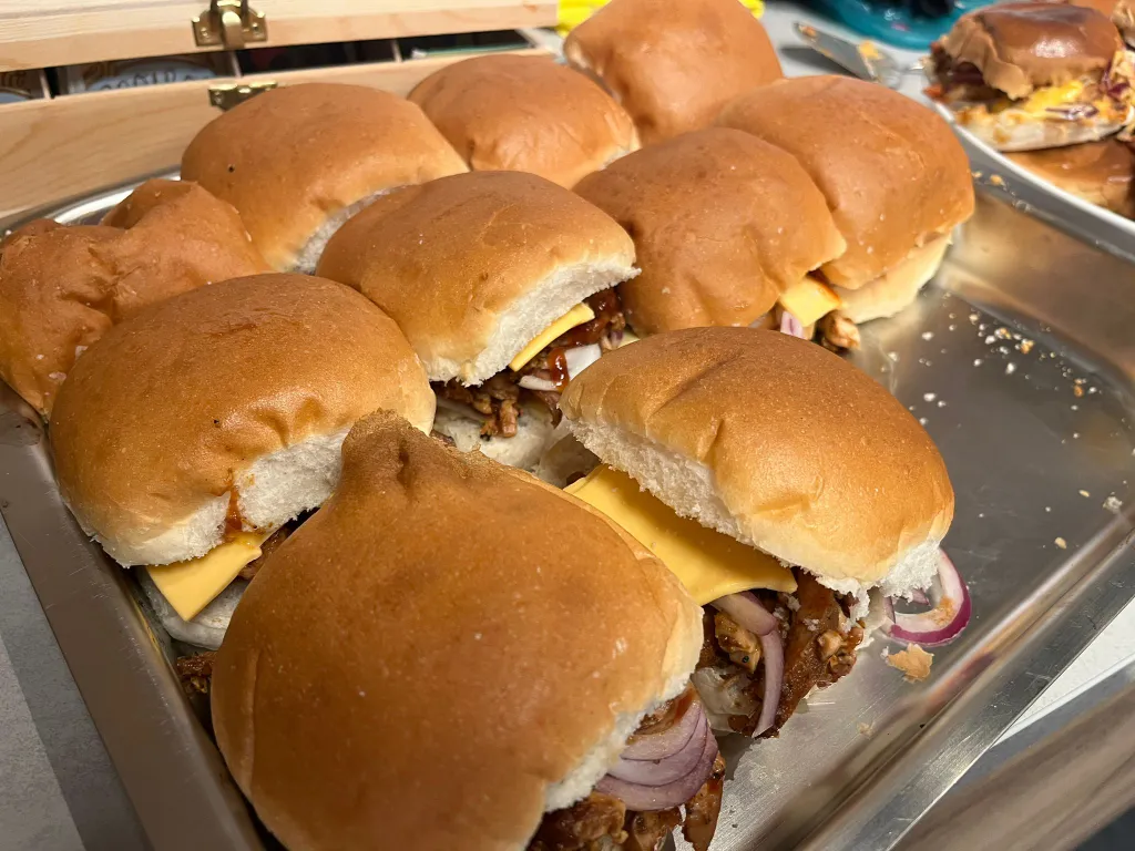 Chicken sliders van de BBQ